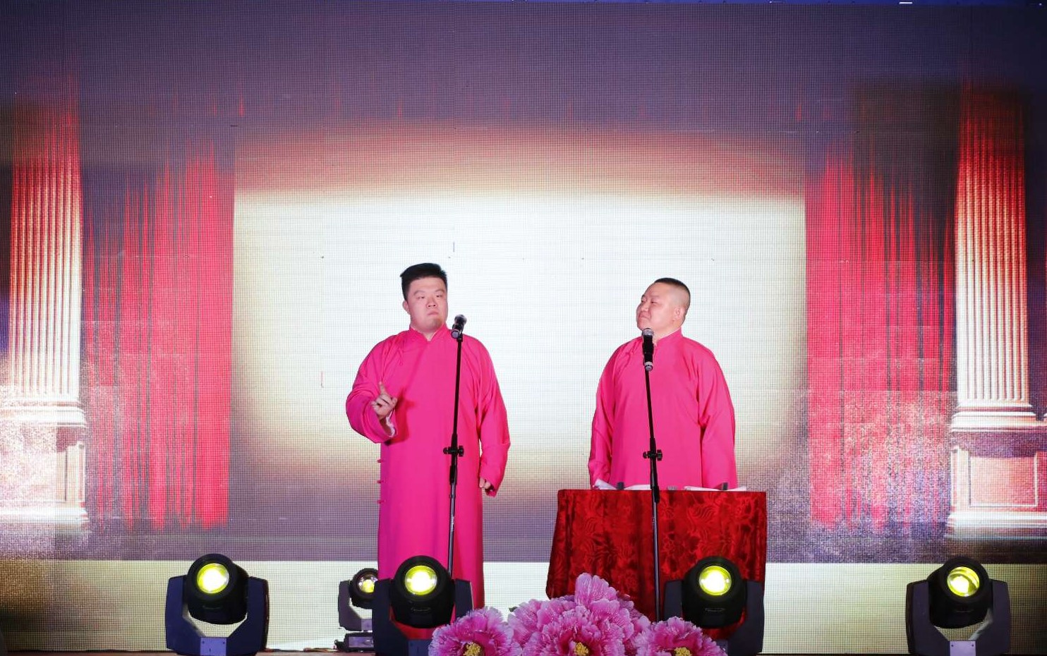 答:关于教师的相声剧本《我的老师》常佩业金炳昶常:每个人都有老师.